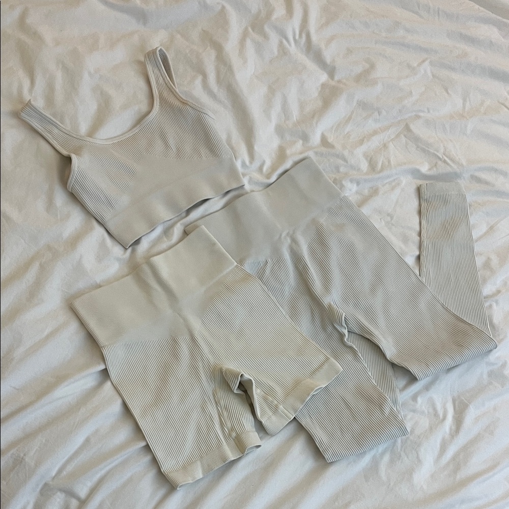Seamless Ribbed Activewear Set - white